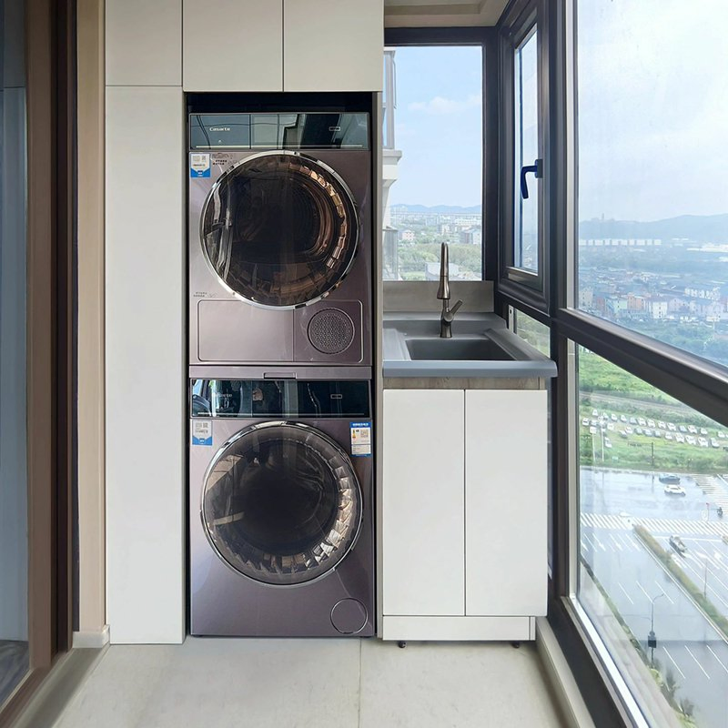 China Factory Outlet Modern Style Laundry Cabinet Home Furniture Custom High Gloss Waterproof Laundry Room High Quality Storage Sink Cabinet