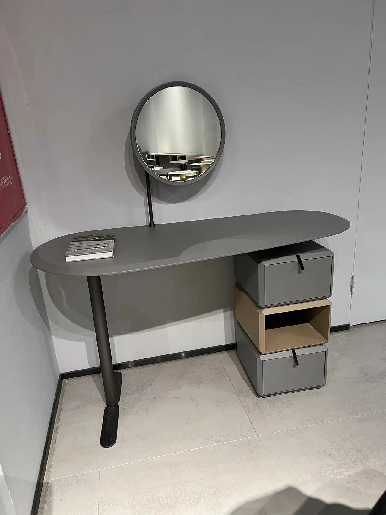 Italian Designer Simple Paint Dressing Table Modern Nordic Light Luxury Bedroom Dressing Table