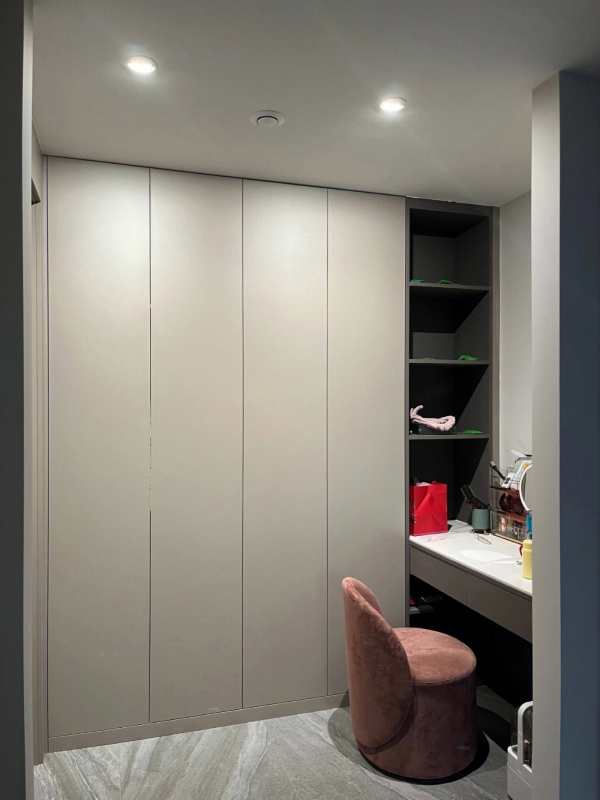 Stylish Customizable Storage Dressing Table for Modern Bedrooms