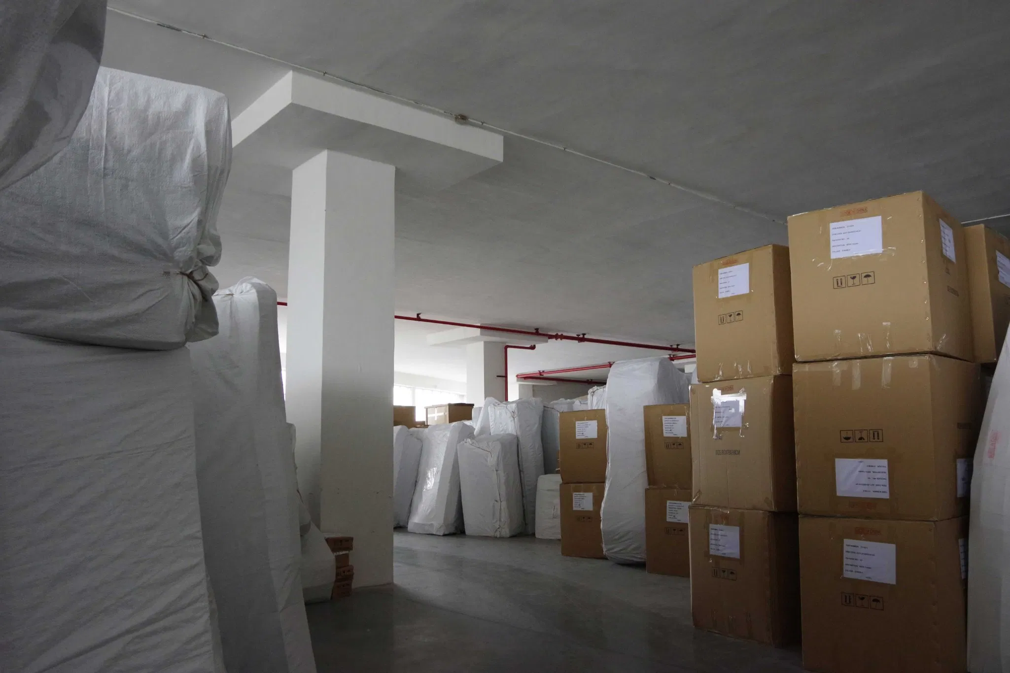 Italian Minimalist Rotating Solid Wood Veneer Nightstand for Master Bedroom Bedside Table