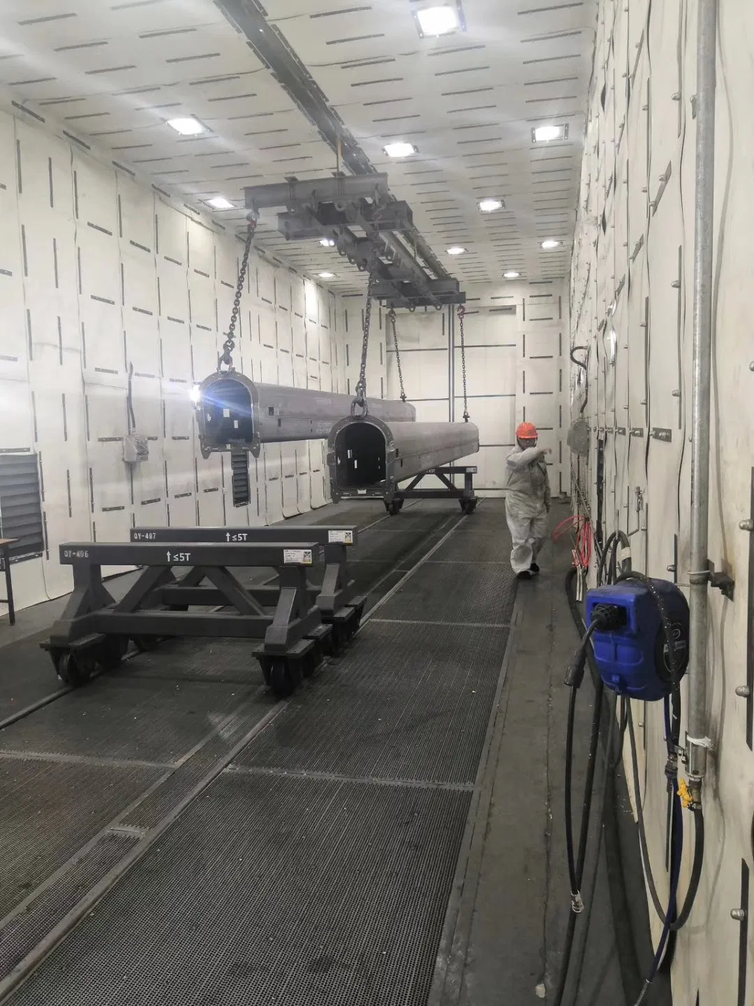 Container Type Steel Sand Blasting Room Equipment Sandblast Cabinet