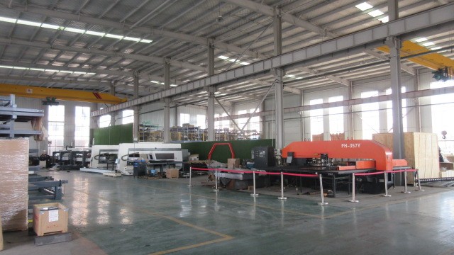 Foundry sand treatment system for casting operations