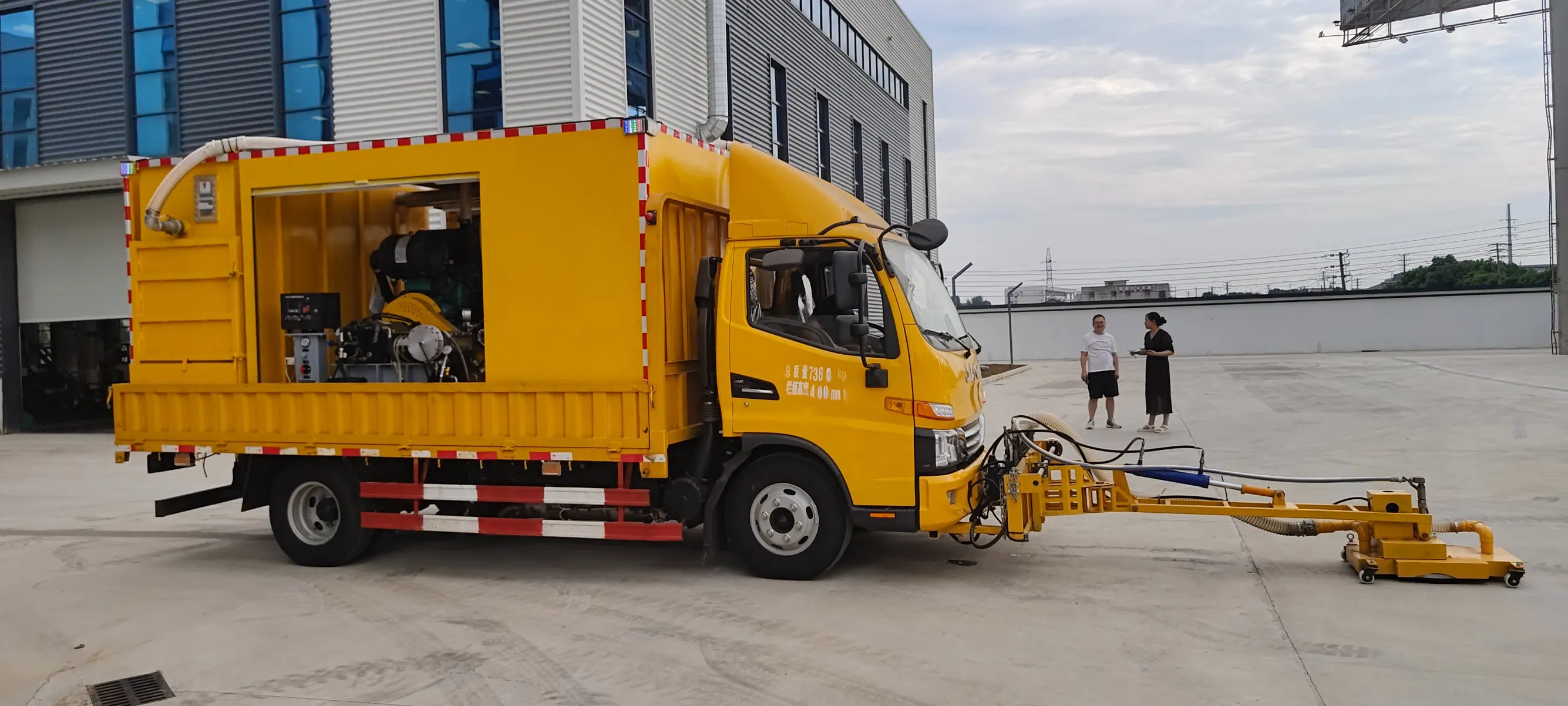 Advanced Water Blasting System for Efficient Pavement Marking Removal