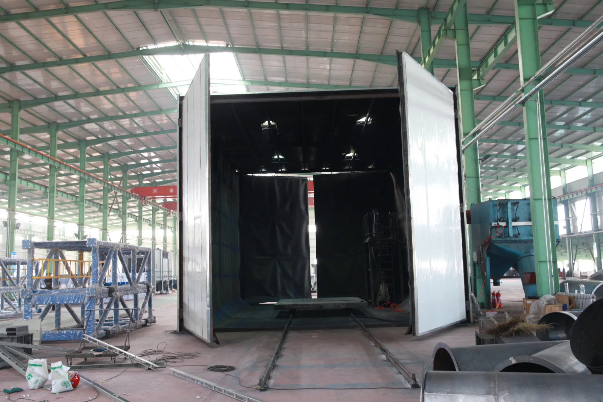 Container Type Steel Sand Blasting Room Equipment Sandblast Cabinet