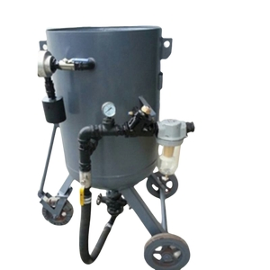 Dust-Free Rust Removal Solution: Our Mobile High-Pressure Wet Blasting System.