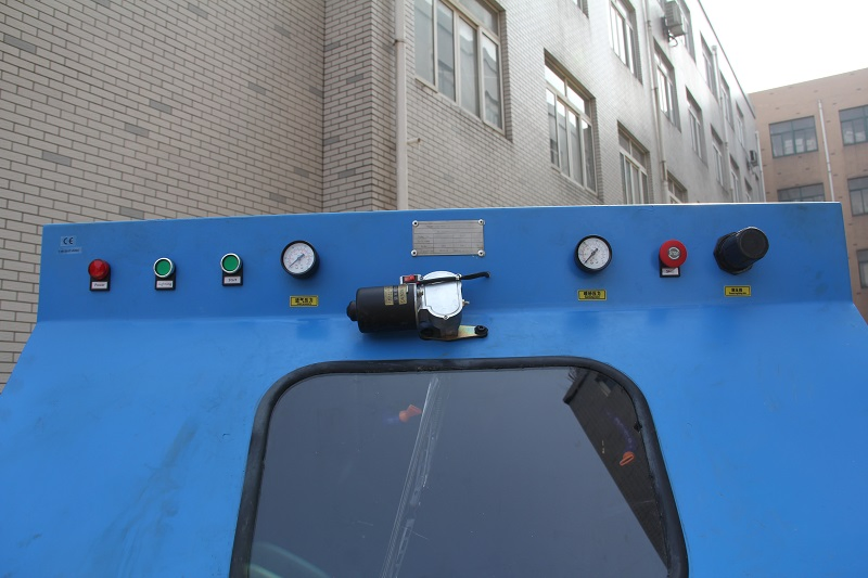 CE Sand Blast Cabinet Wet Working Type Blasting Machine