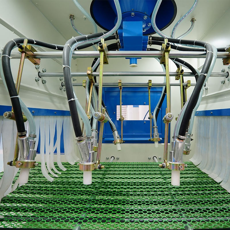 High Production Automatic Sand Blasting Machine for Car Wheels Belt Conveyor Type Sandblaster Shot Blaster