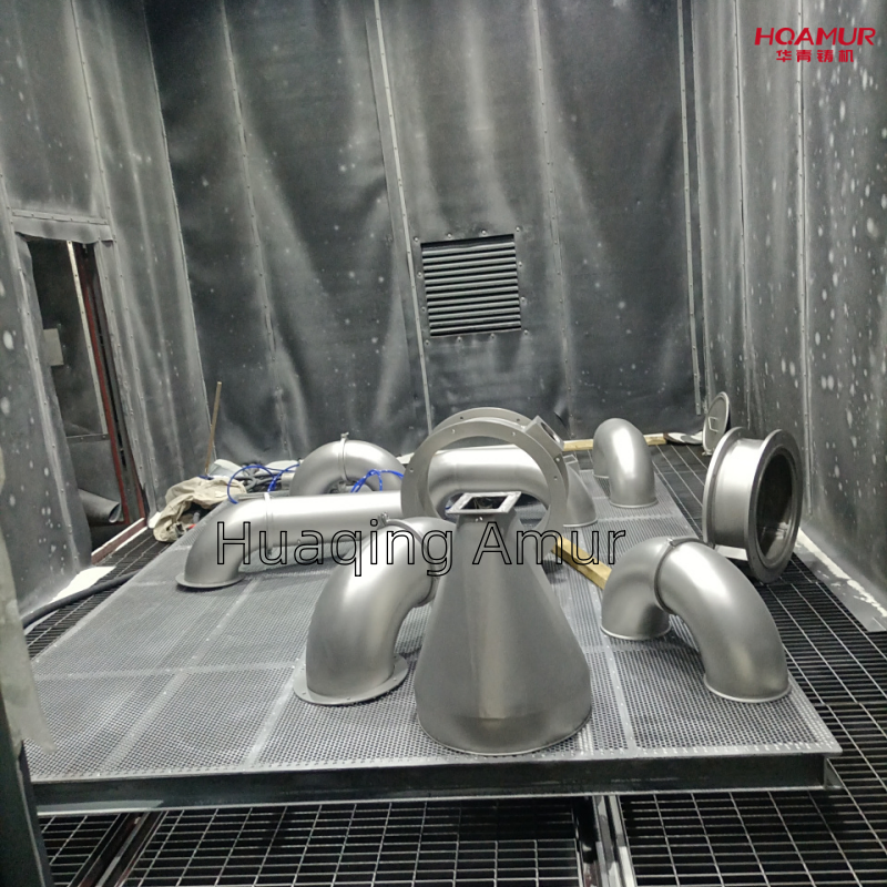 Q261 Air Blast Sand Blasting Cabinet for Optimal Cleaning