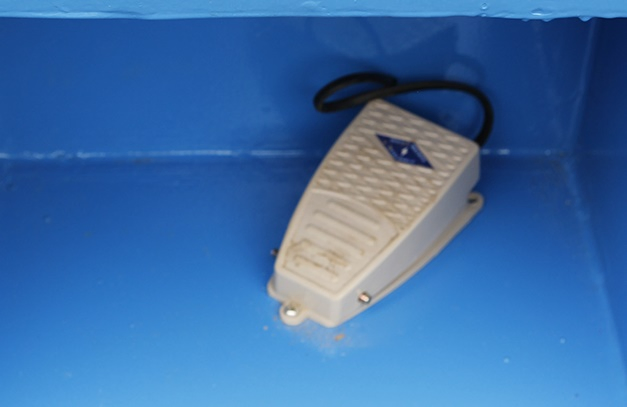 Dustless Blasting Cabinet for Sale