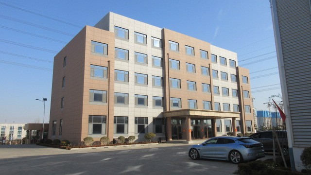 Vacuum shot suction machine for abrasive media recovery