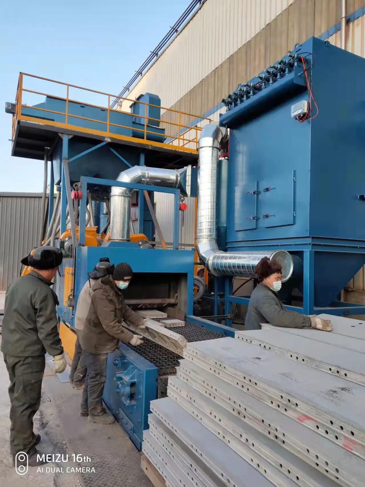 Stone Aluminum Casting Parts Wire Mesh Belt Shot Blasting Machine