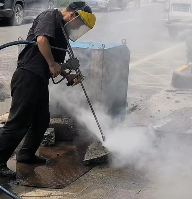 High Pressure Water Jetting System for Concrete Surface Roughening Cold Water Applications