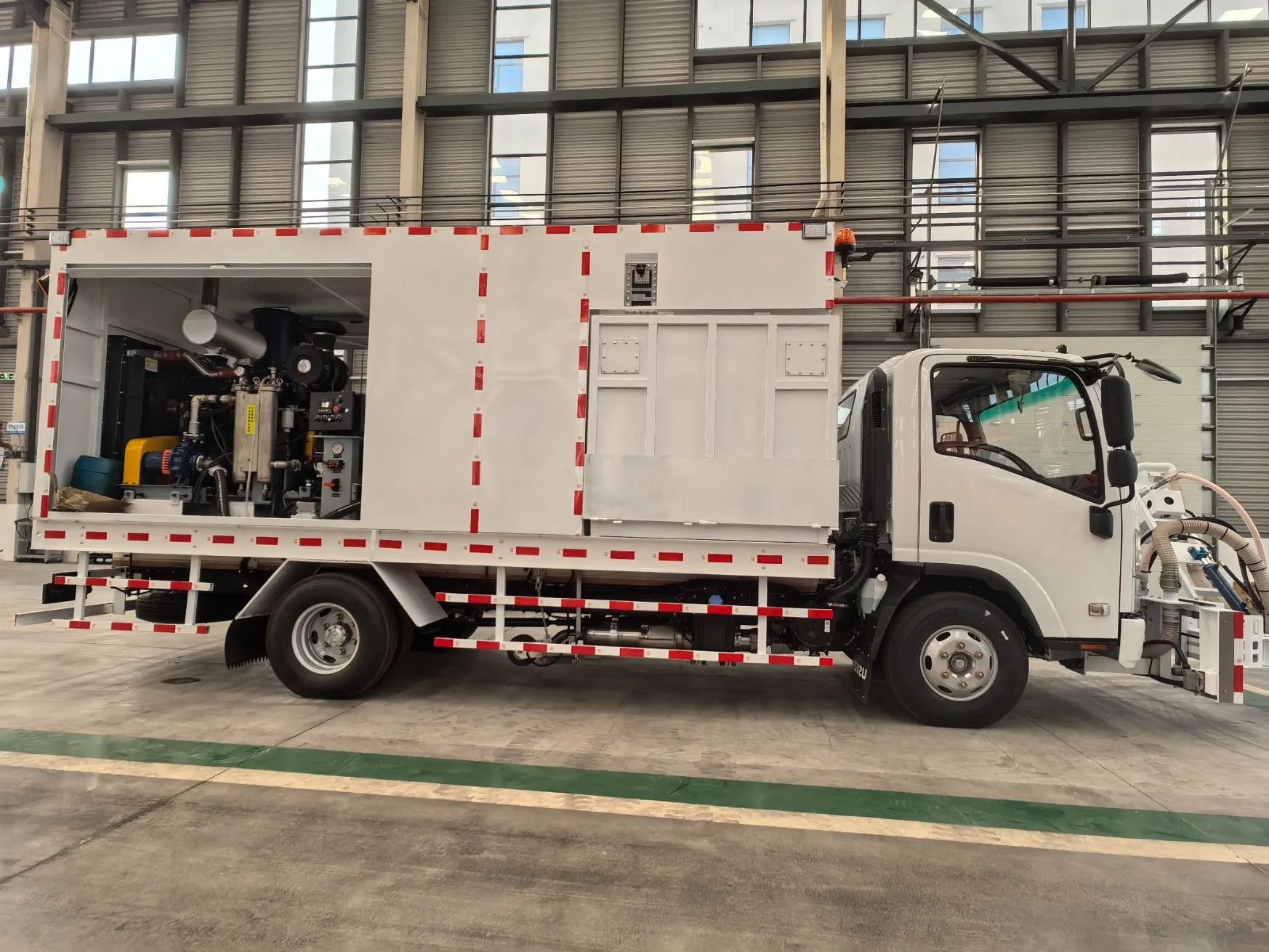 Advanced Water Blasting System for Efficient Pavement Marking Removal