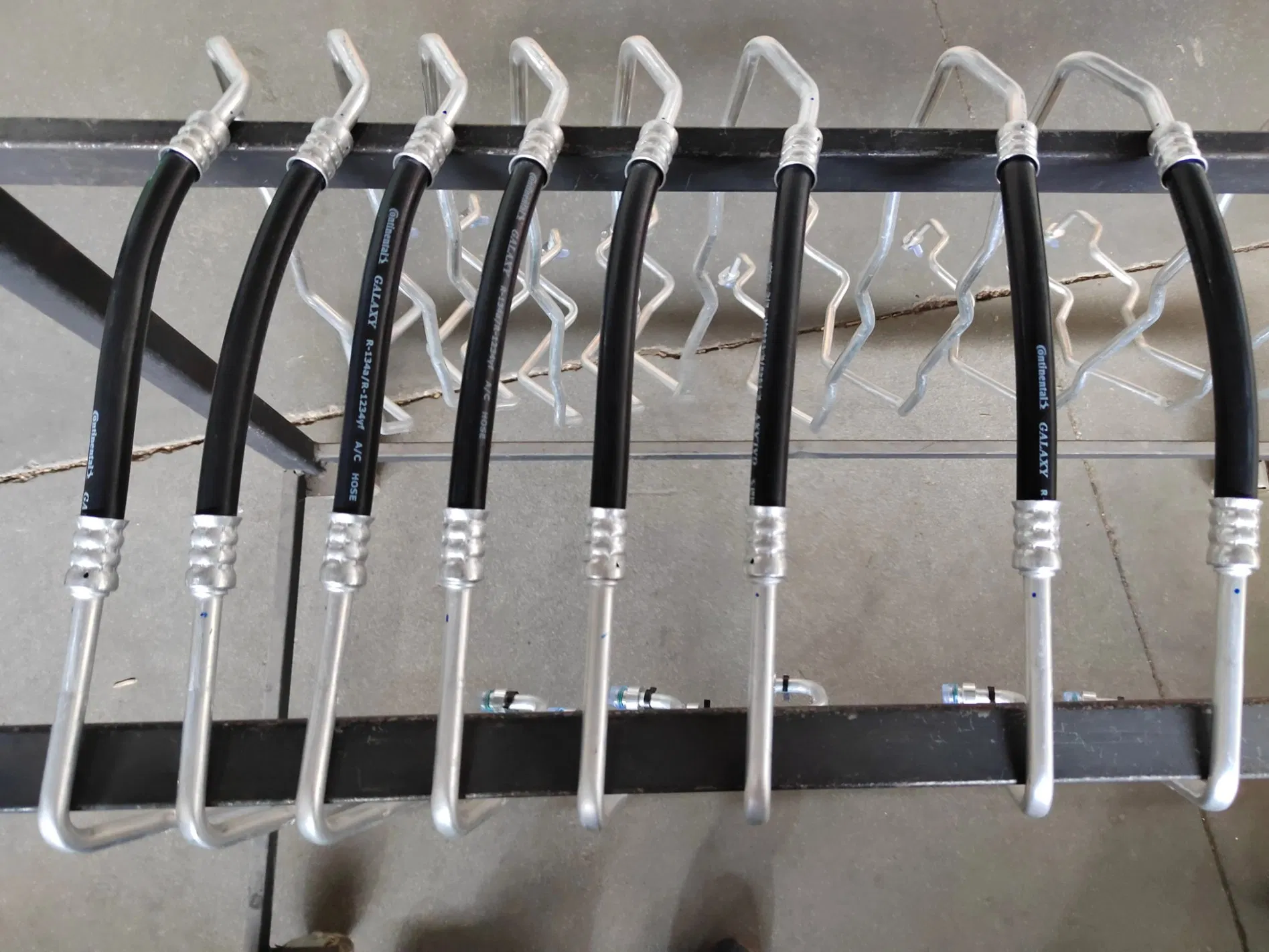 Hot-Selling Turbocharger Oil Feed Pipe OEM 04c145140A for Audi A3