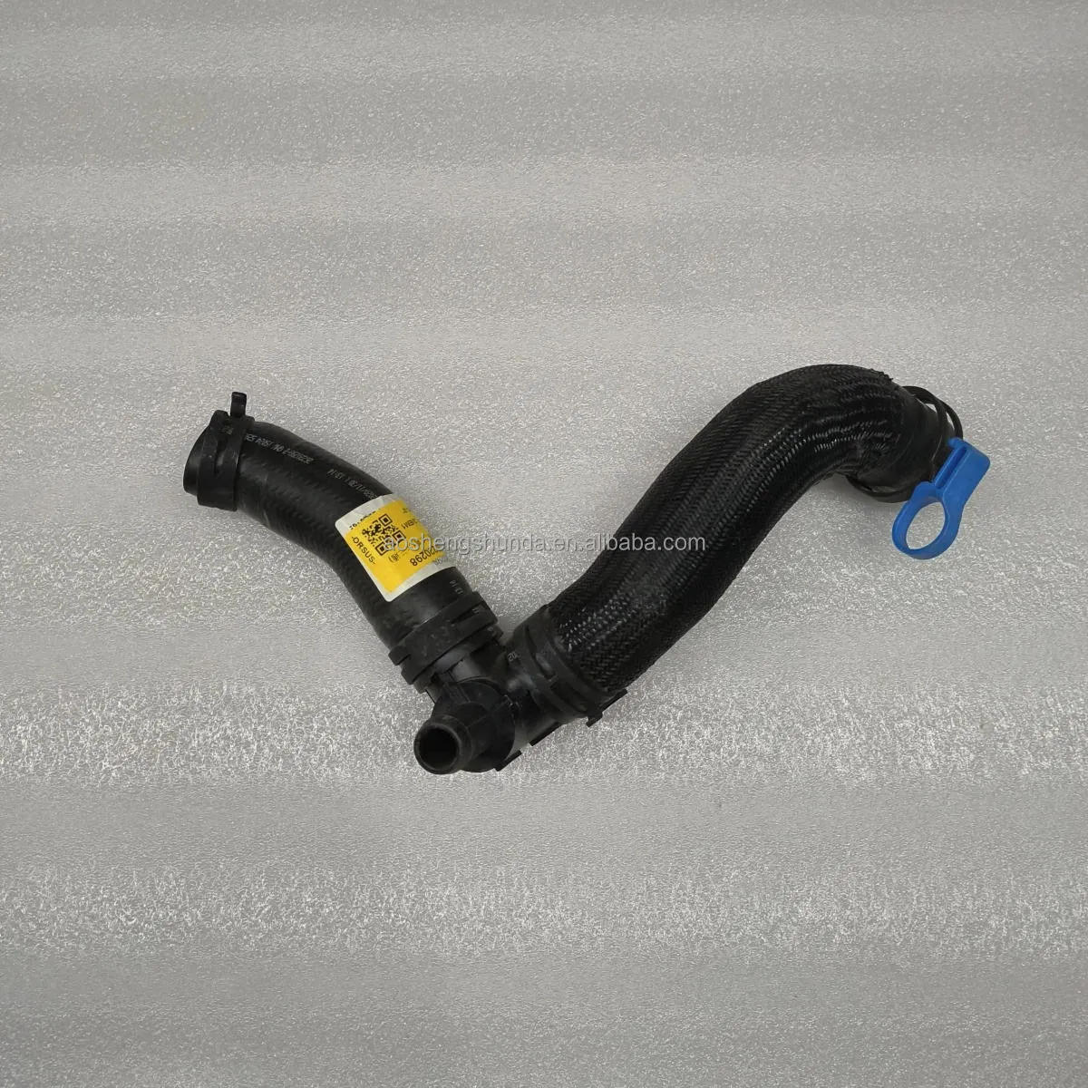 High Quality Car Engine Radiator Outlet Hose 26220298 26364607 for Bu-Ick 20 Encore Che-Vrolet Tracker Bu-Ick Verano