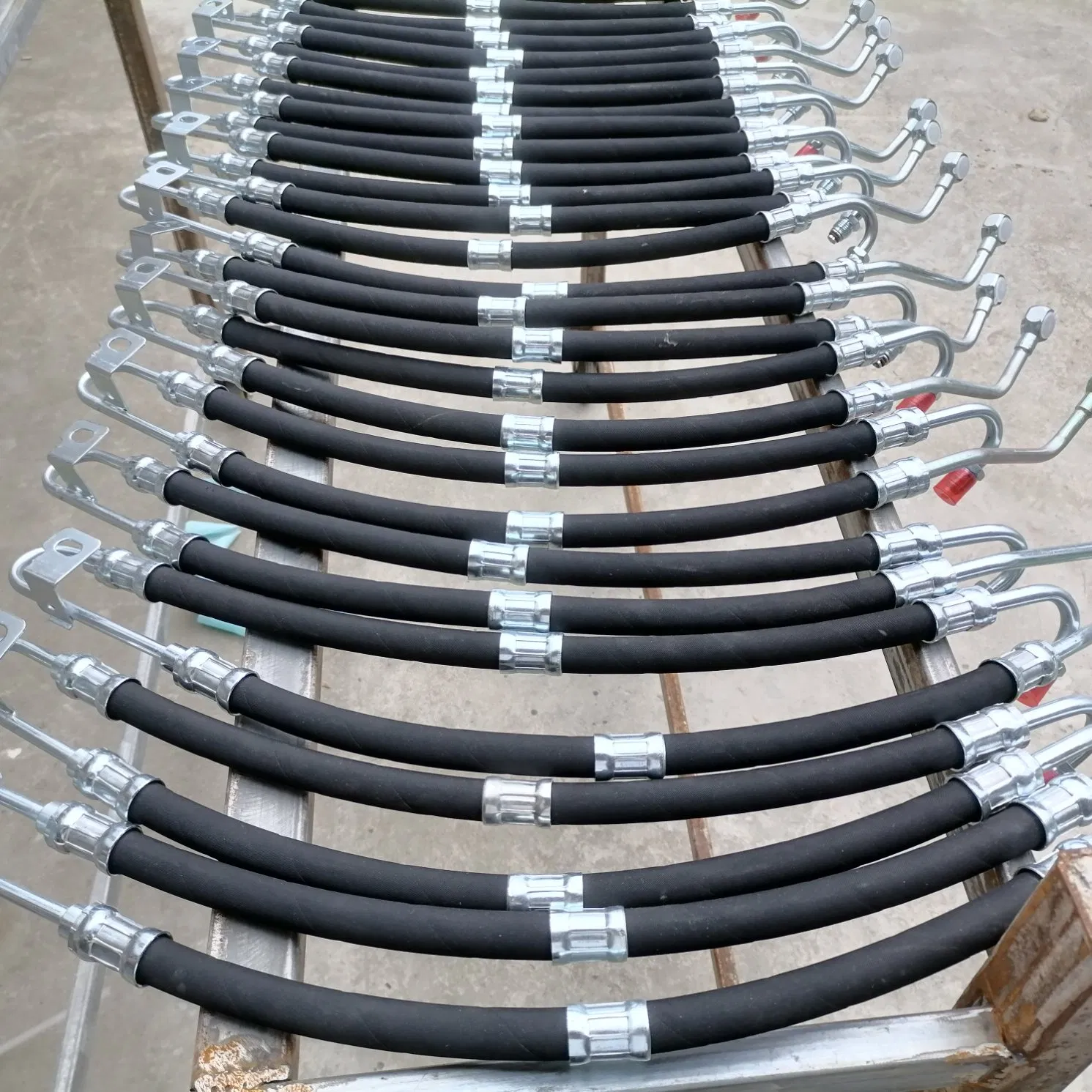 Auto Parts China Supplier Hydraulic Hose Power Steering Pressure Hose for Renault 8200711369