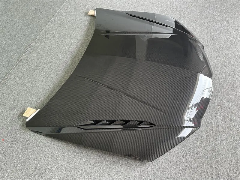 Urus Carbon Hood 3