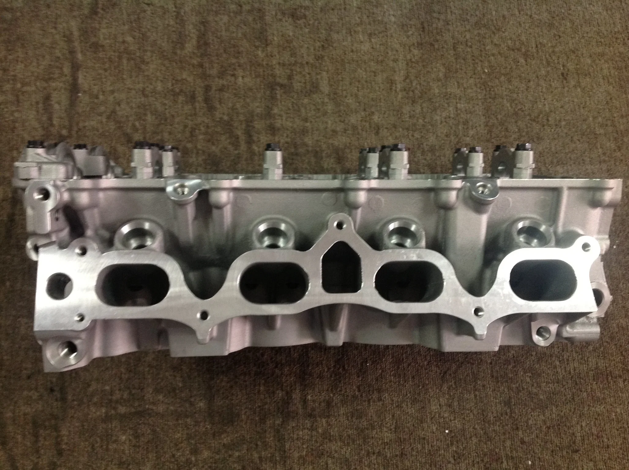 Toyota 1tr-Fe 11101-75141 11101-0c010 Cylinder Head Car Parts Car Accessory