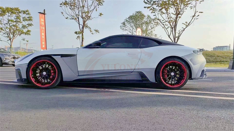 M Style Semi-carbon Fibre Body Kit Front Bumper Rear Bumper Hood Rear Spoiler Fender Grill for Aston Martin DB11