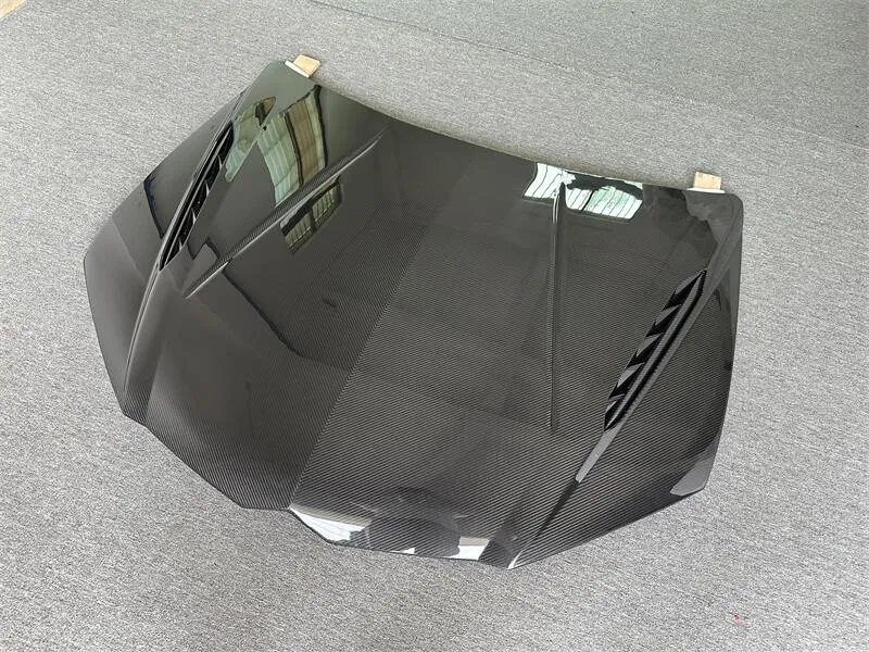 Urus Carbon Hood 5