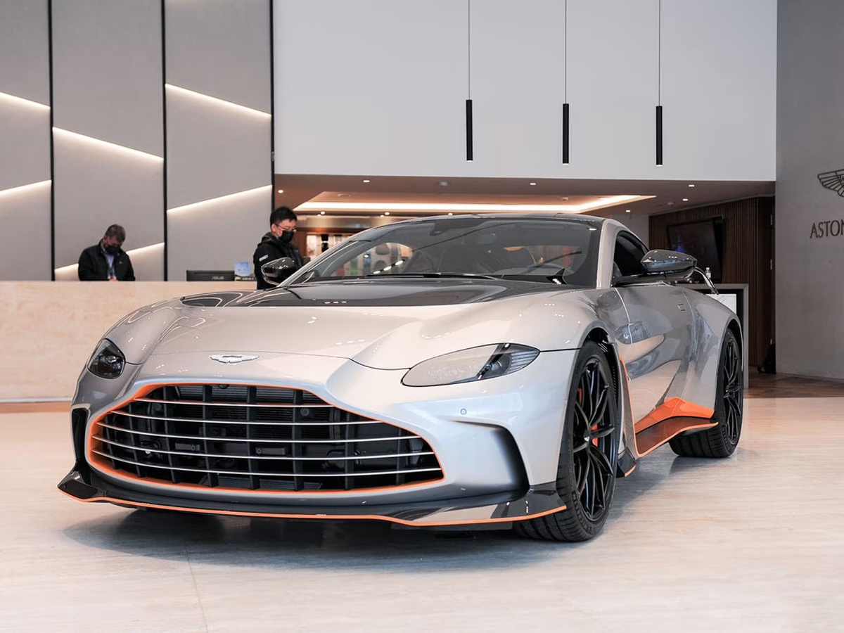 Aston Martin Vantage Upgrades V12 Style Auto Parts Dry Carbon Fiber Body Kit Automotive Accessories for Aston Martin Vantage