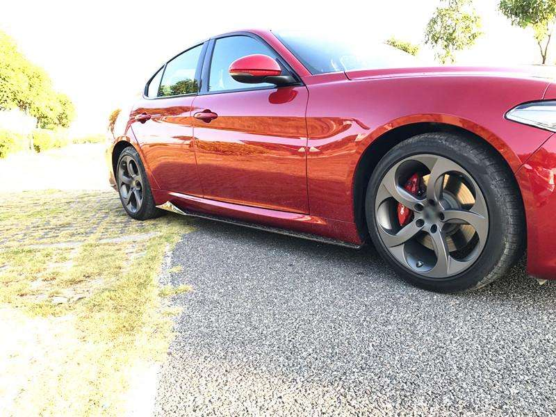 Carbon Fiber Side Skirts for Alfa Romeo Giulia 2017-2020 Body Kit