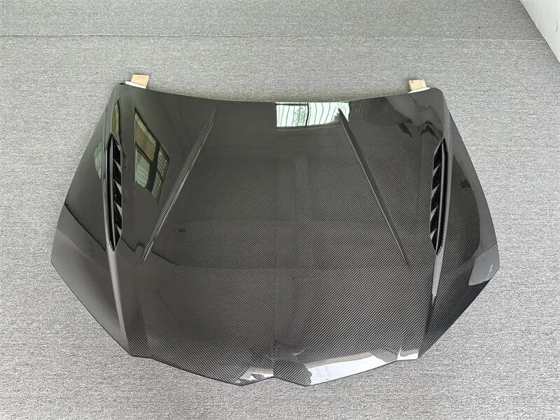 Urus Carbon Hood 1