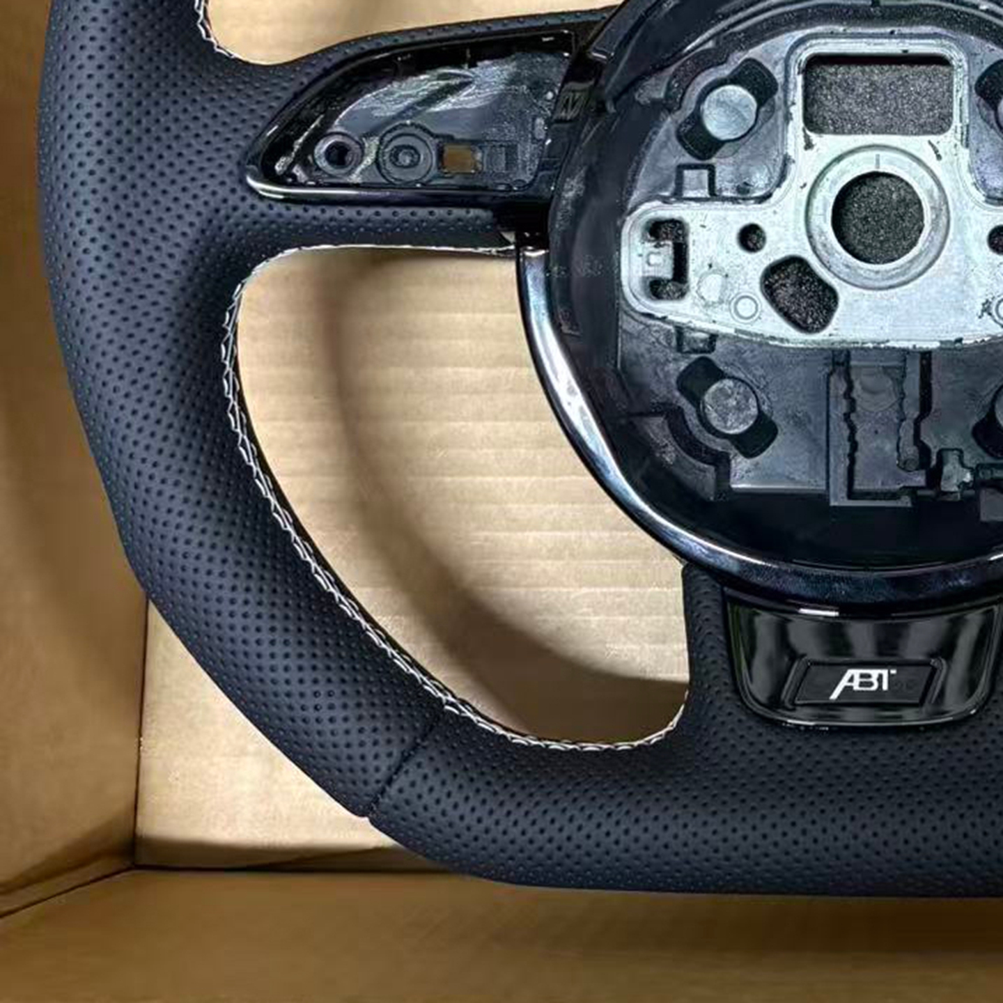 For Audi Car Accessories Steering Wheel Q5 Q5L A3 A4 A5 Q3 A6 A7 R8 TT S7 RS3 RS4 RS5 S3 S4 S5 S6 Leather Car Steering Wheel