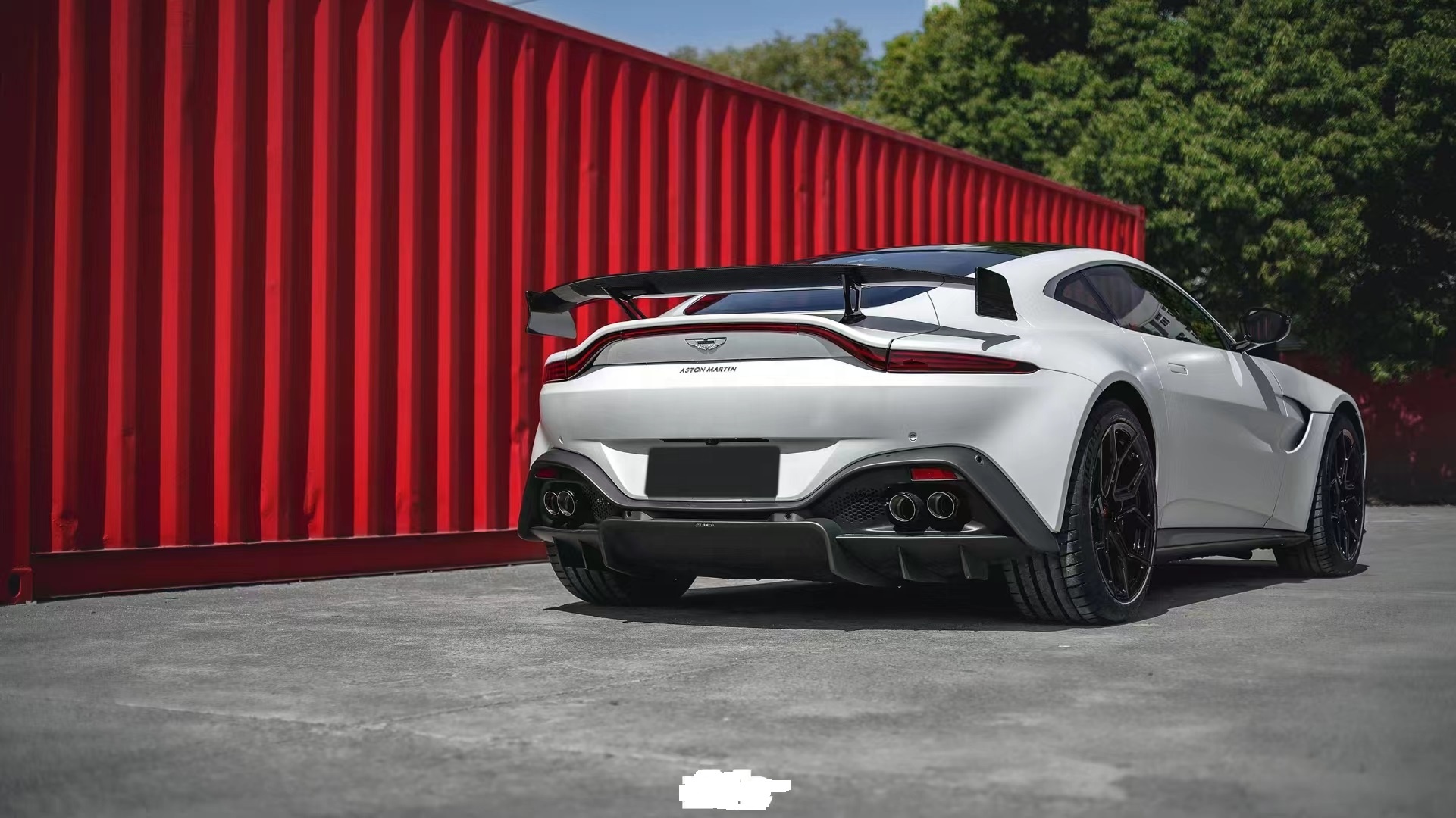 Dry Carbon Fiber Body Kit Spoiler Bumper Diffuser for Aston Martin Vantage F1 Rear Wing