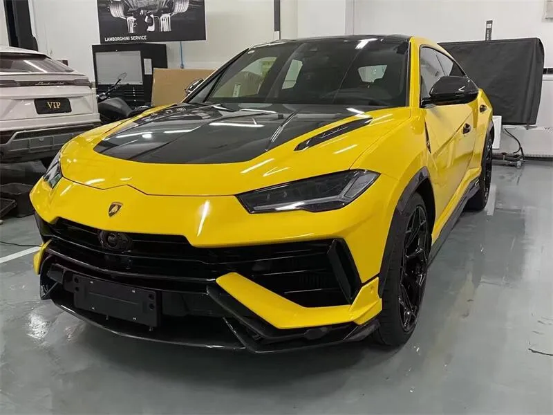 Urus Carbon Hood 9
