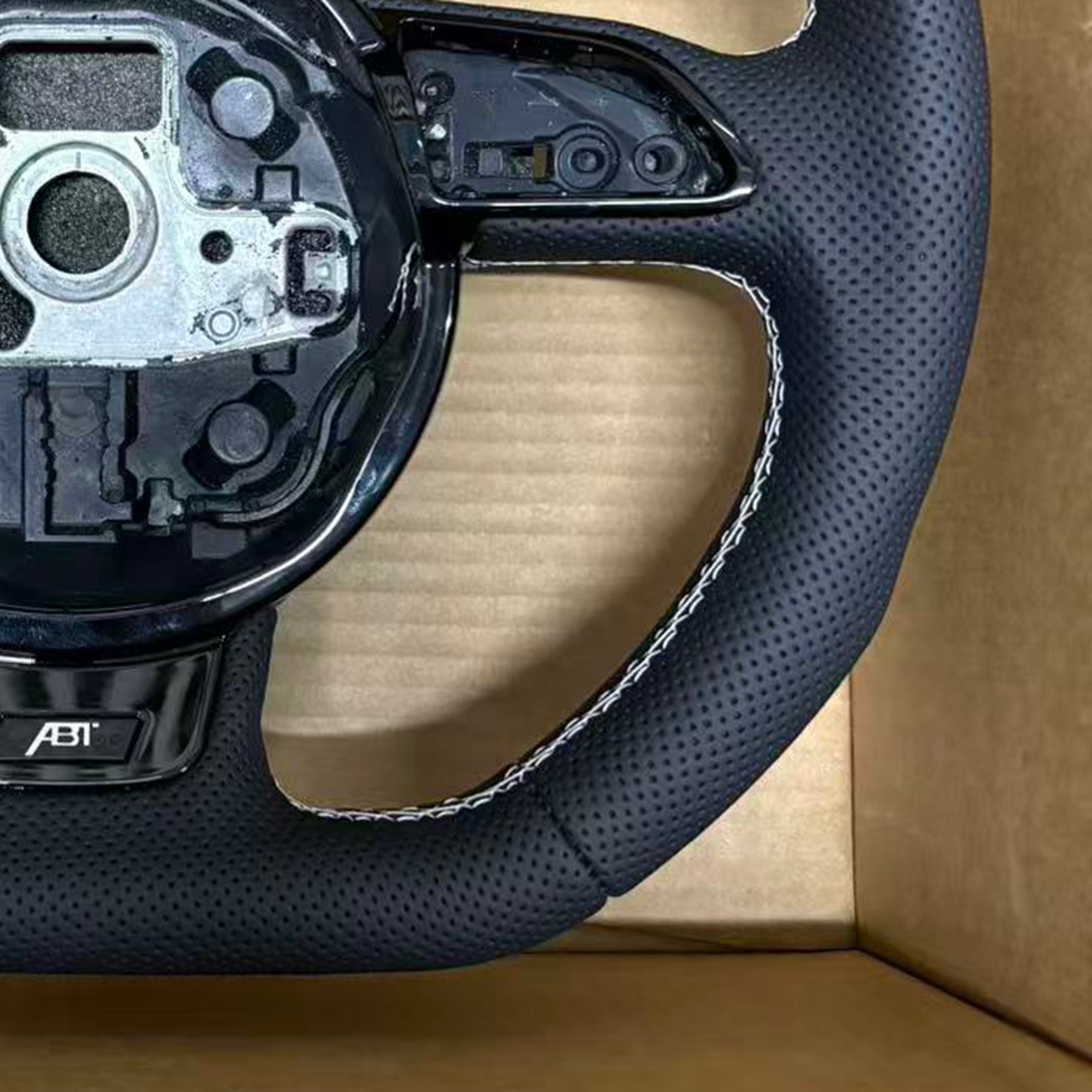 For Audi Car Accessories Steering Wheel Q5 Q5L A3 A4 A5 Q3 A6 A7 R8 TT S7 RS3 RS4 RS5 S3 S4 S5 S6 Leather Car Steering Wheel