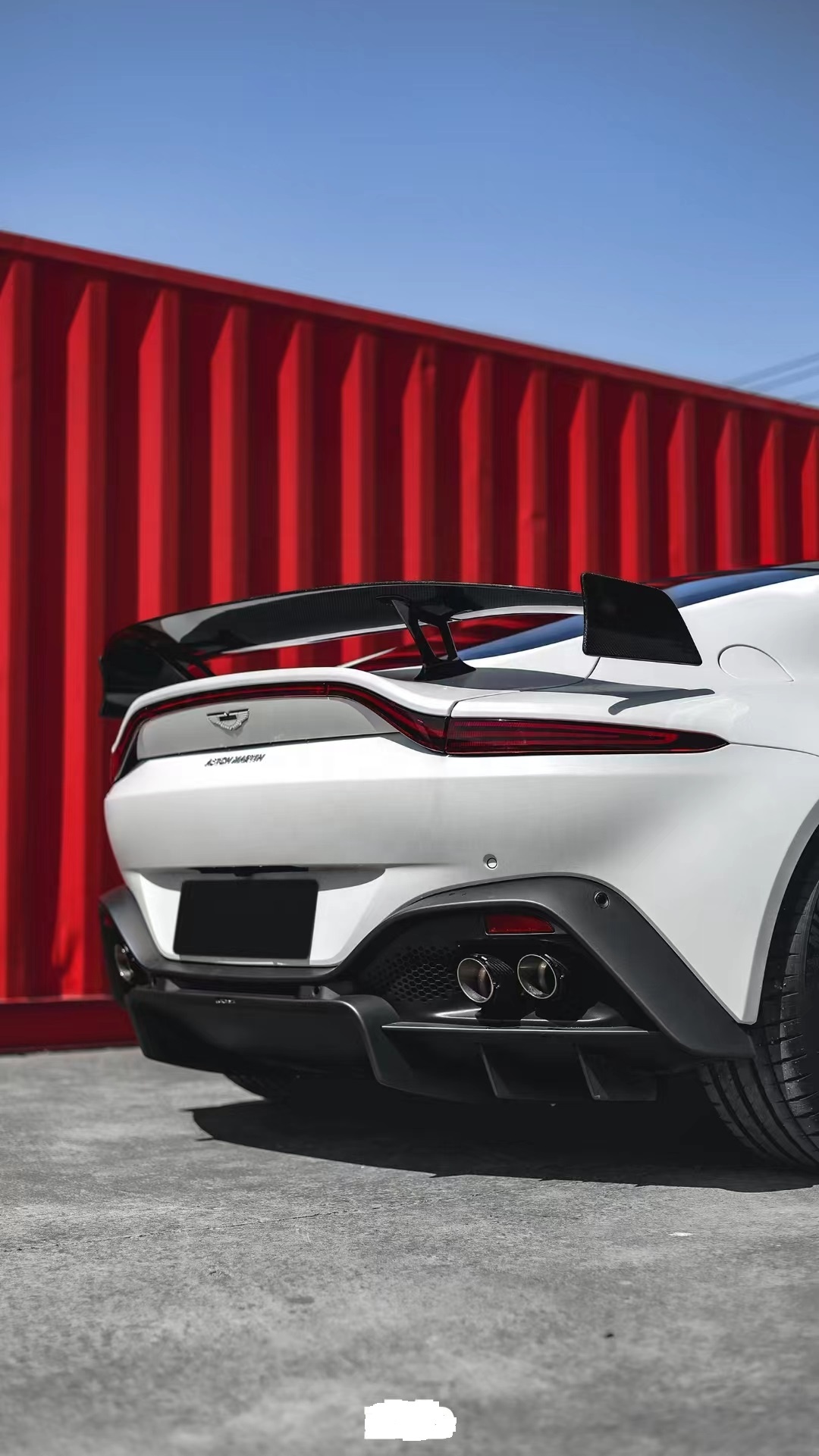 Dry Carbon Fiber Body Kit Spoiler Bumper Diffuser for Aston Martin Vantage F1 Rear Wing