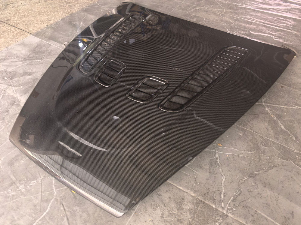 For Aston Martin Vantage V12 S 2007-2017 Front Carbon Fiber Hood Bonnet with Carbon Vents
