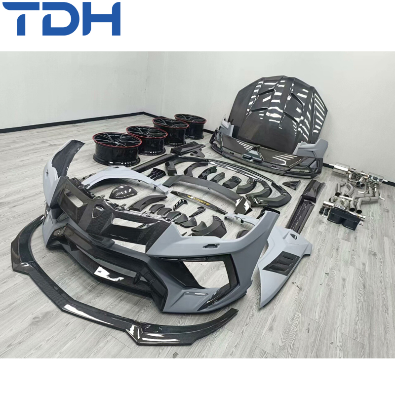 Car Accessories Wet Carbon Fiber Body Kit for Lamborghini Urus Facelift to First Generation Mansory Body Kit with Exhaust
