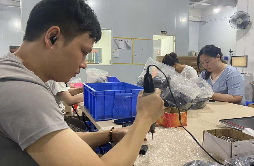 Component assembly process for automotive filters