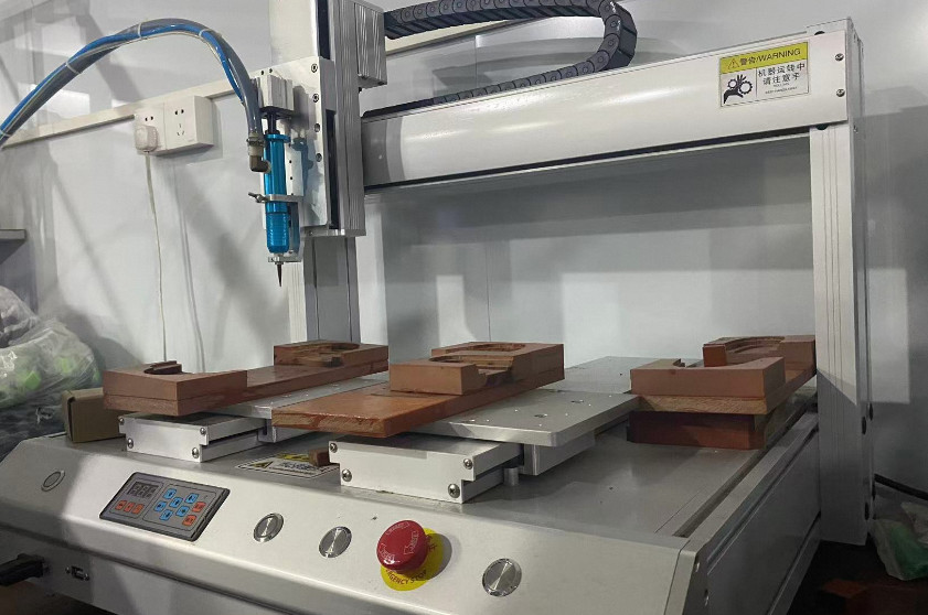 Quality inspection of automotive filters at Tolev production facility