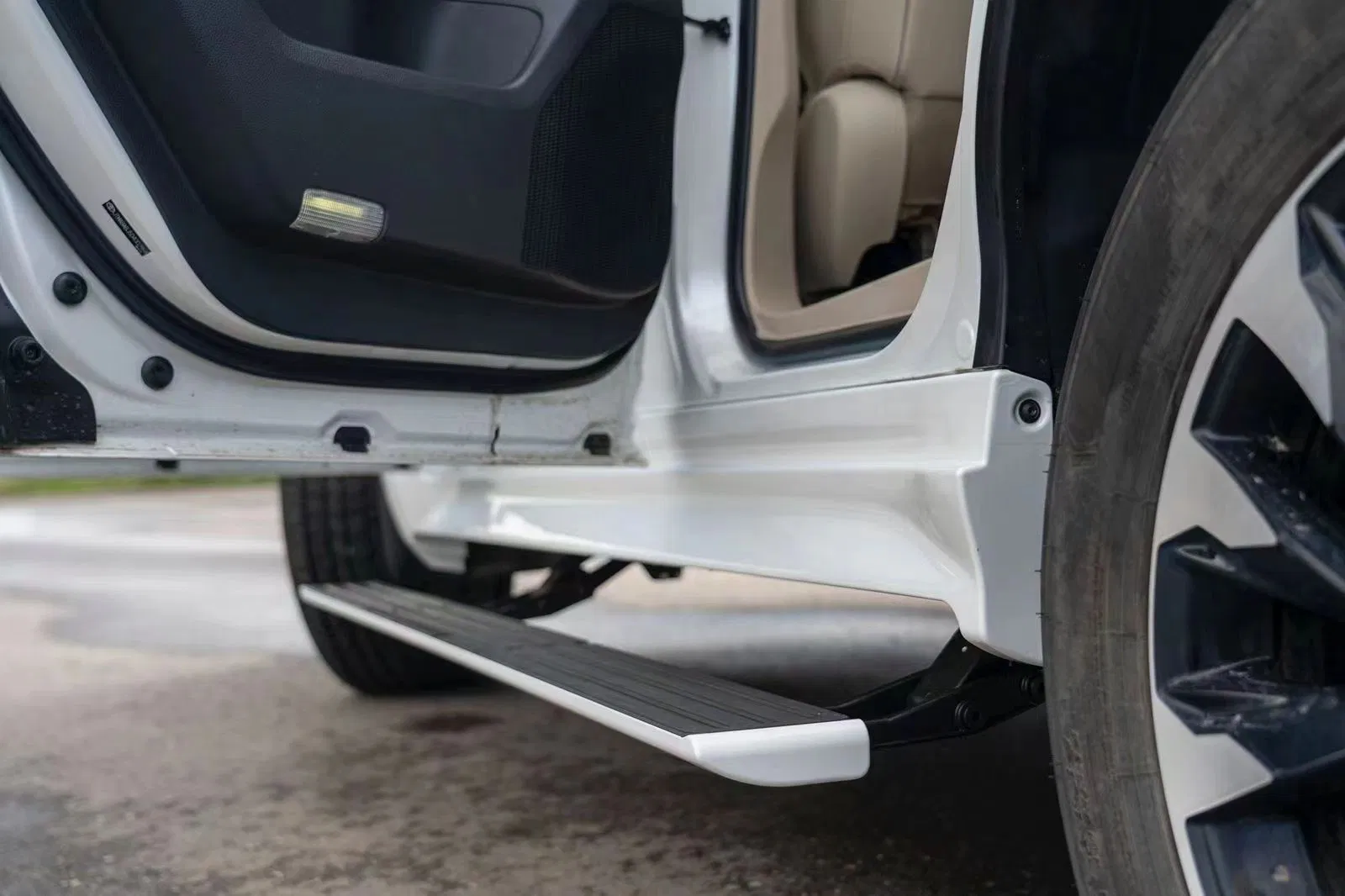 Weijia Universal 4X4 Auto Accessories Run Automatic Power Electric Running Board Car Side Step for Toyota Land Cruiser LC300