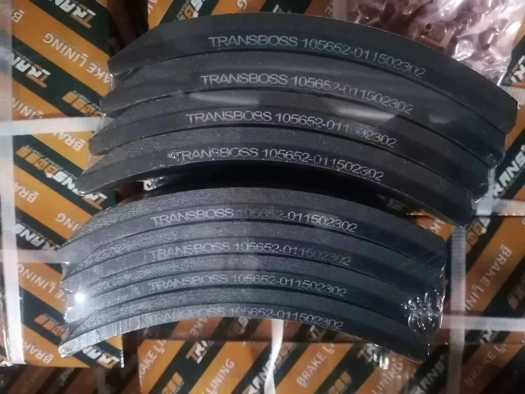 New Upgraded Good Heat Dissipation Brake Pads Safety Car Accessory Front Rear Brake Pads for Passenger Vehicle Car