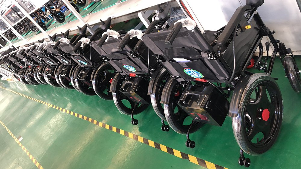 Adult Outdoor Folding Walker Upright Rollator Walker with Seat