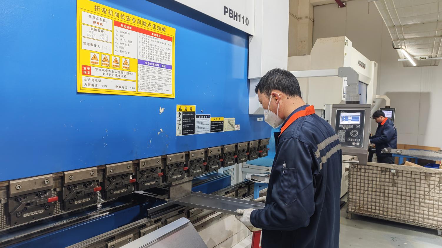 Metal bending operation in Avelar Medical manufacturing