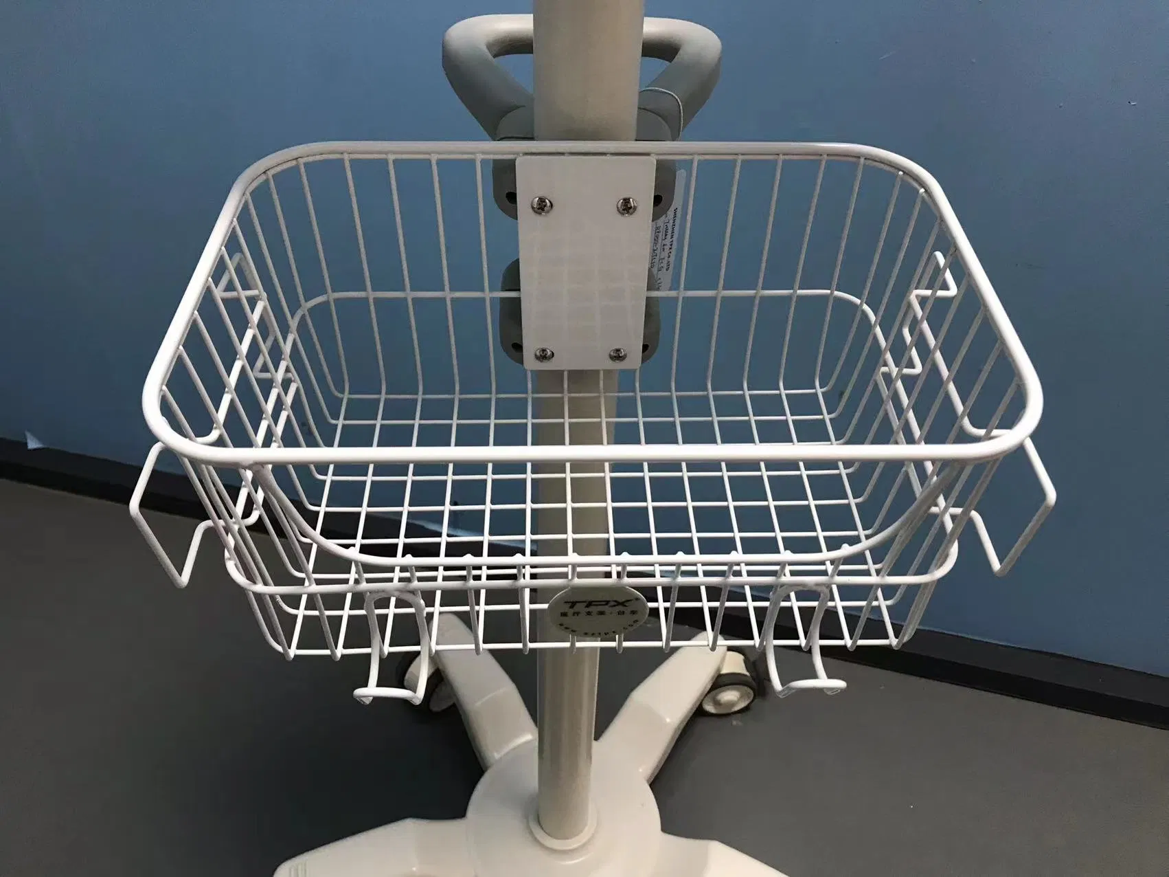 Medical Desktop Trolley/Cart with Basket to Customize