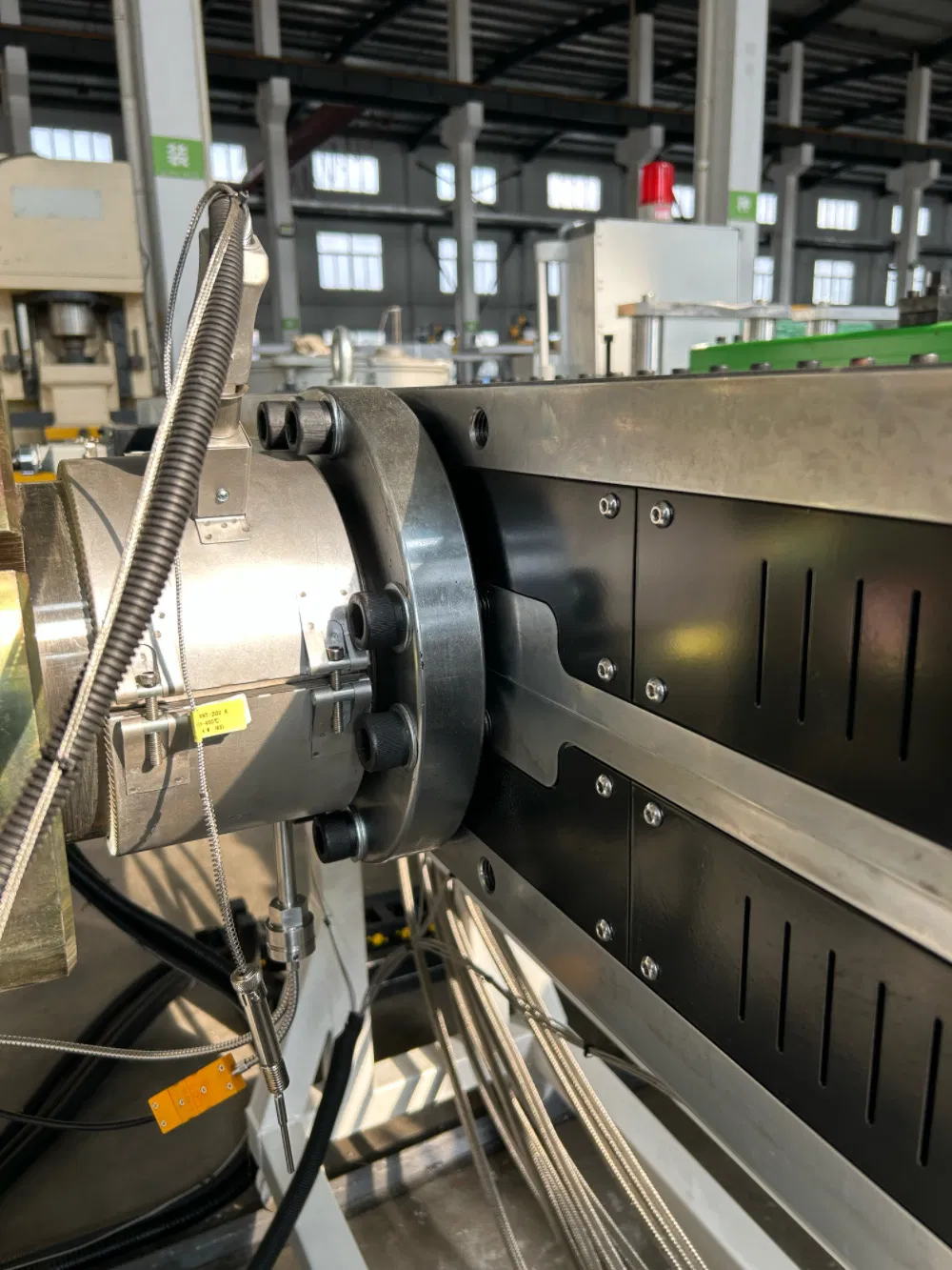قالب من الصلب عالي الدقة 2200mm لعرض 2050mm ألواح الرغوة PVC