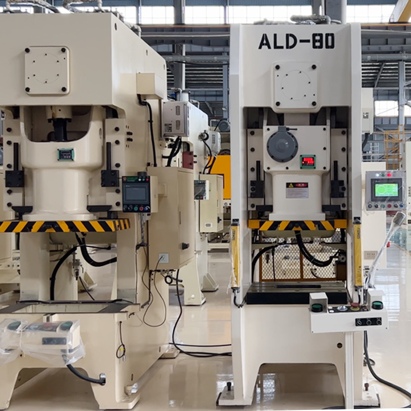 آلة ضغط CNC دقيقة بتصميم مدمج لتشكيل الصفائح المعدنية