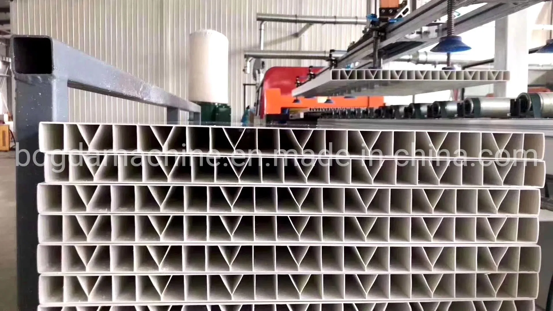قالب بثق لوحات PVC المجوفة من بوغدا لصفائح البلاستيك