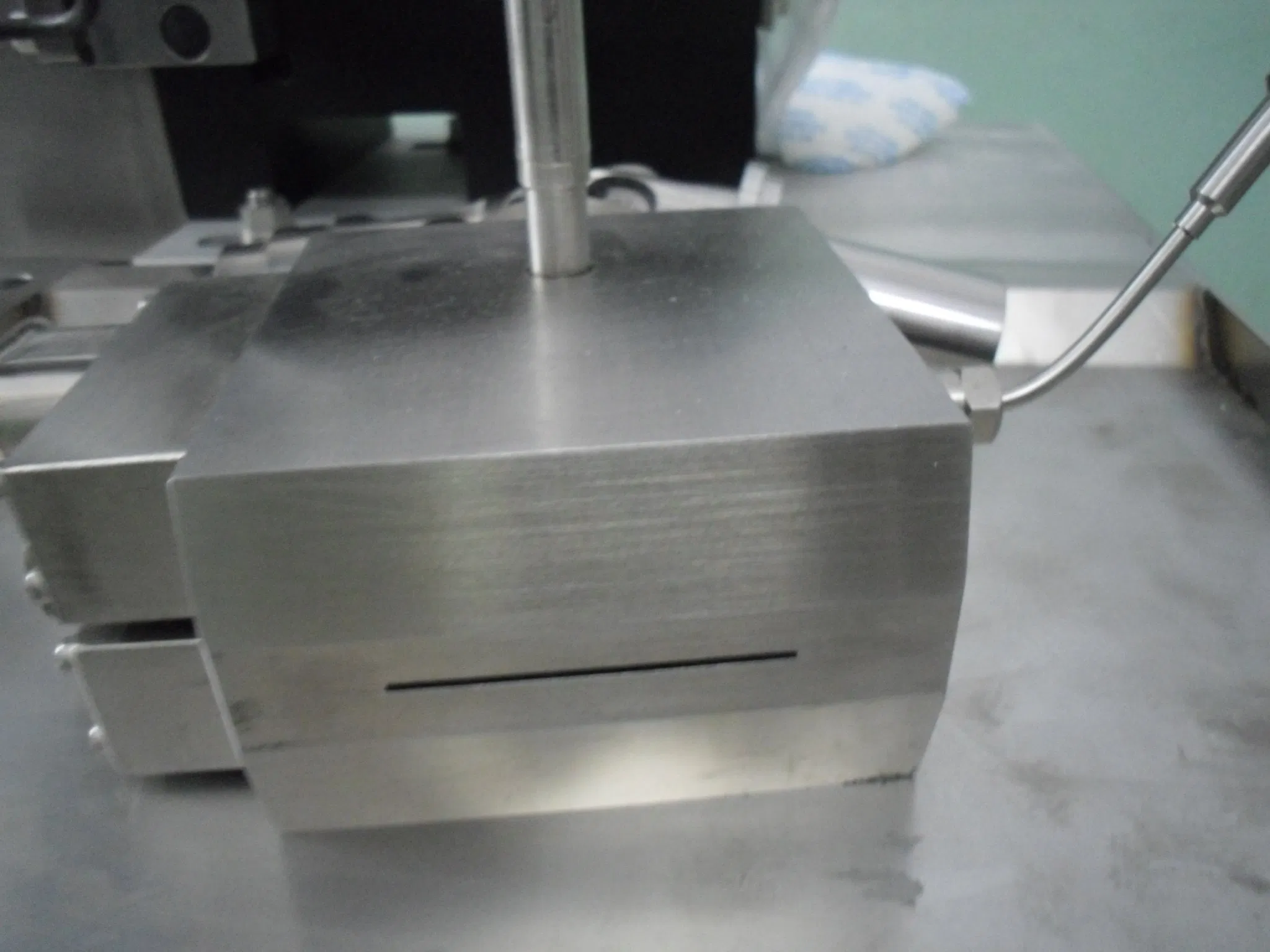 قوالب البثق لمنتجات الصفائح من extruders مزدوجة اللولب المخروطية المخبرية