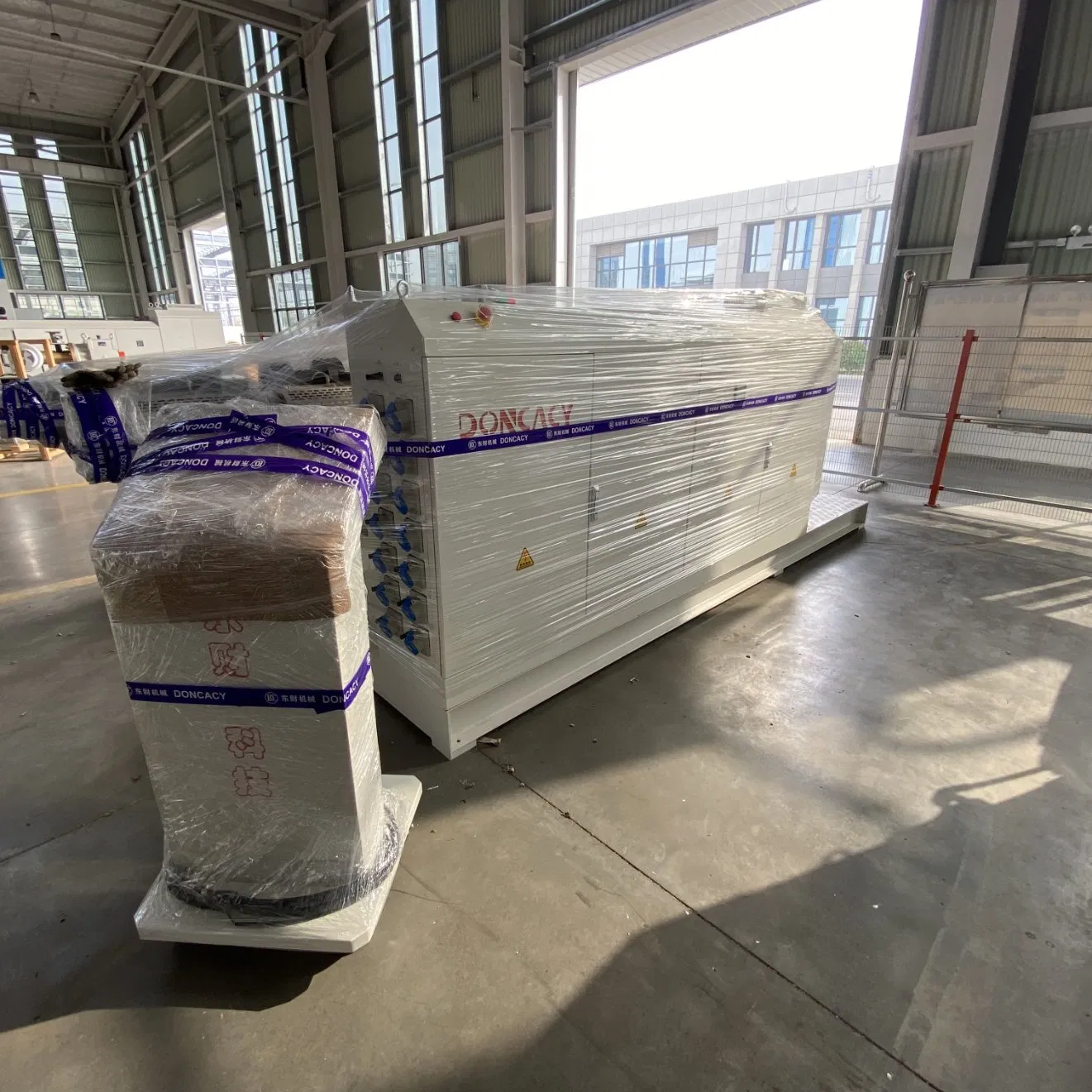 خط إنتاج عالي الكفاءة لأنابيب HDPE/PPR/Mpp بتقنية البثق المتعدد الطبقات بواسطة برغي مفرد