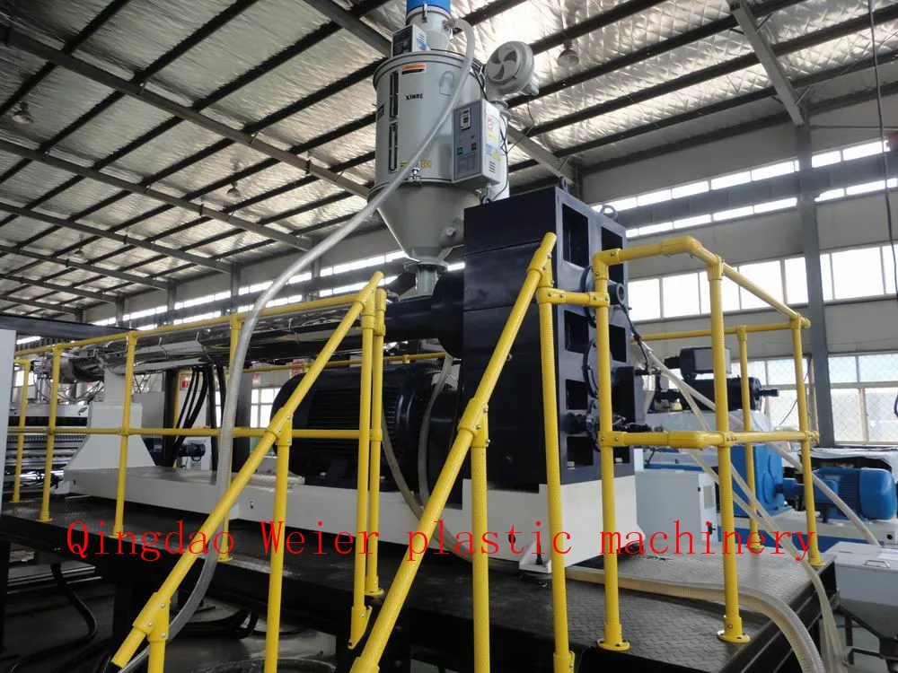 خط إنتاج صفائح مركبة متعددة الطبقات من بولي بروبيلين وبولي إيثيلين وبوليسترين وأكريلونيتريل-بوتادين-ستايرين وإيثيلين فينيل أسيتات