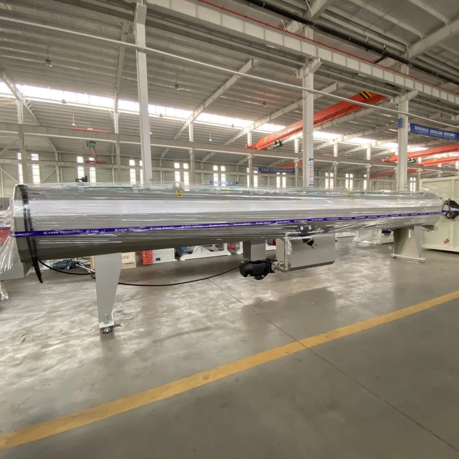 خط إنتاج عالي الكفاءة لأنابيب HDPE/PPR/Mpp بتقنية البثق المتعدد الطبقات بواسطة برغي مفرد