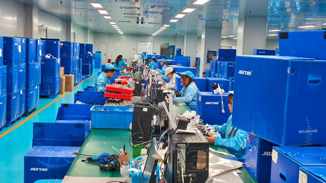 AxizView — Full Assembling Production Line