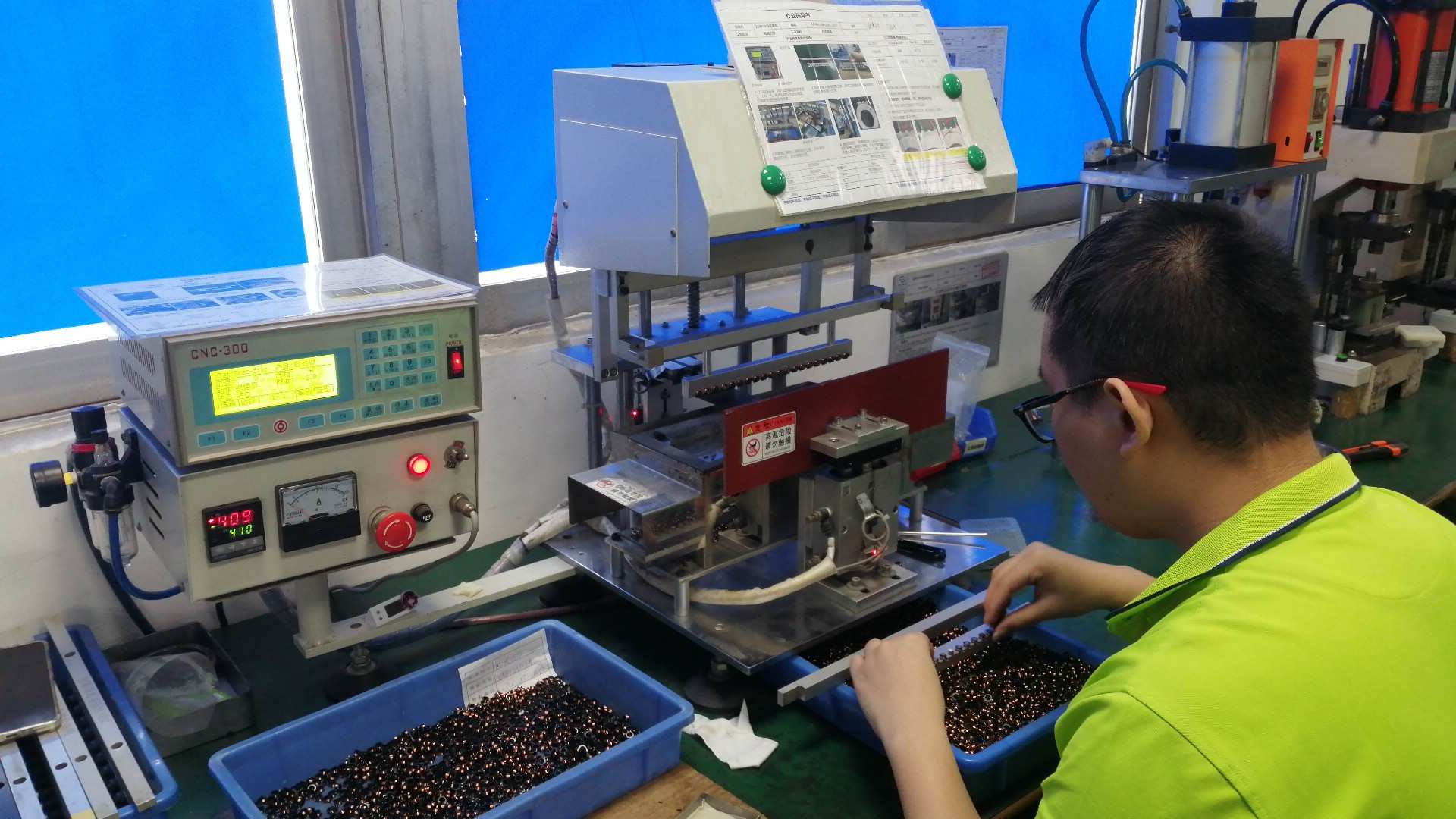 Automatic soldering for motor electrical connections